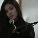 Isyana Sarasvati - teksty piosenek