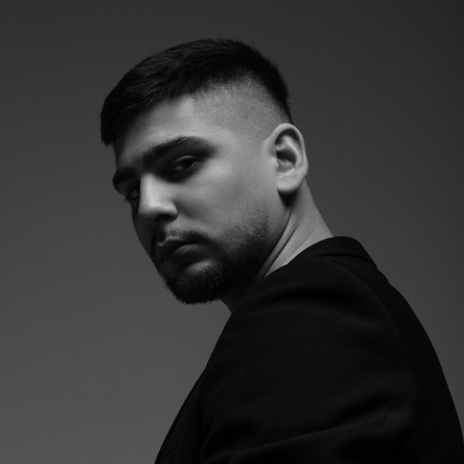 Katta tanali ayollar fotosuratlari