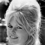 MOI JE JOUE LYRICS visual data 5